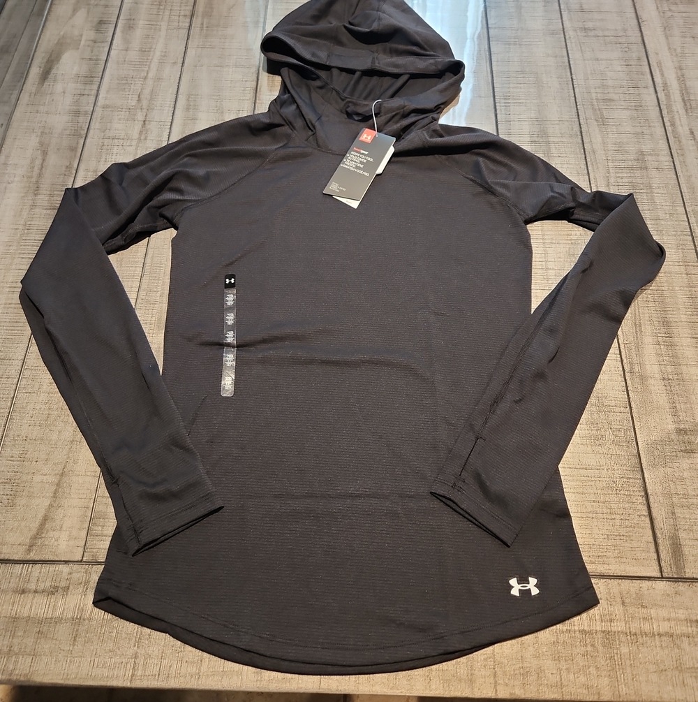 NWT Under Armour Black Long Sleeve Hooded Performance Top